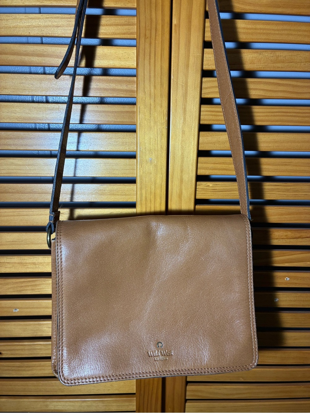 Wildwood Tan Leather Messenger Bag with Adjustable Strap